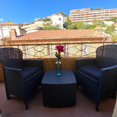 2 Pieces Centre Menton